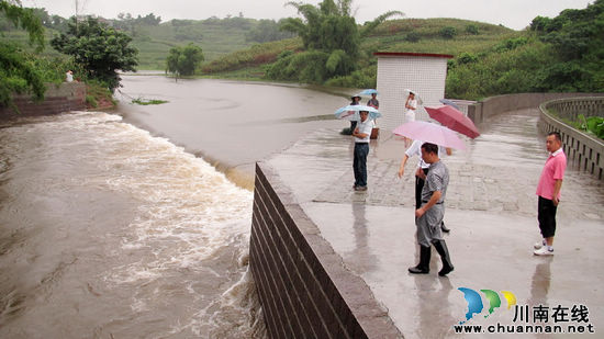 7.21暴雨来袭&nbsp;通滩干群主动作为(图2)