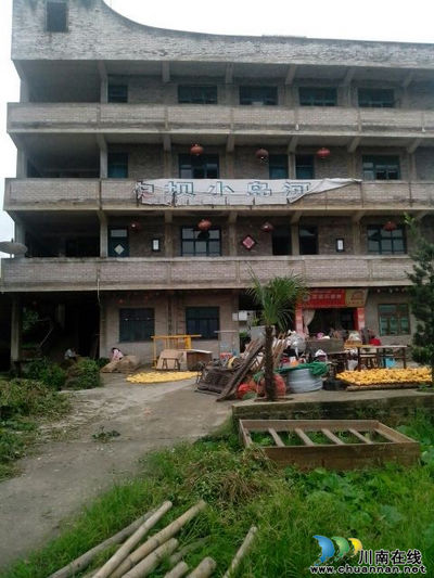 合江大桥镇：抗洪抢险争分夺秒&nbsp;干部长夜不眠不休(图5)