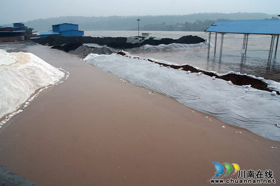 太伏镇：干群齐心助居民、企业渡过洪灾难关(图2)