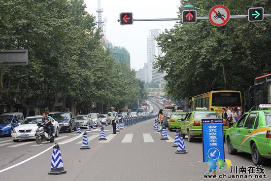 泸州：打通救灾应急车道&nbsp;保灾后道路交通(图2)