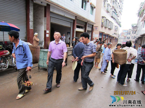 白沙镇：灾后恢复工作忙(图1)