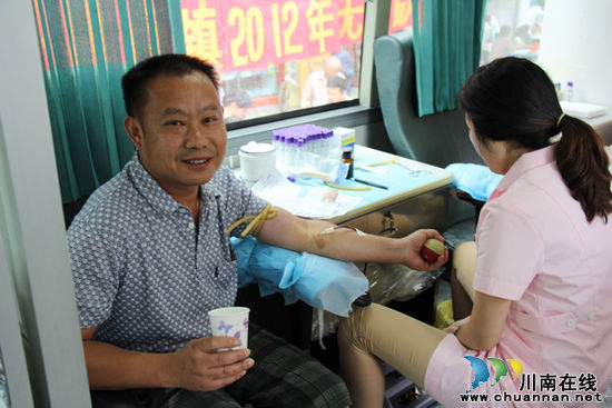泸县毗卢镇：献血活动“风雨同心&nbsp;血脉相连”(图2)