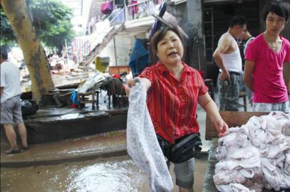 抢“黄金时间”&nbsp;川南打响灾后清淤攻坚战(图2)