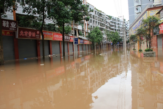 合江：司法行政干警抗洪一线写传奇(图1)