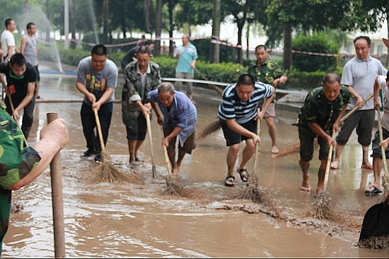 合江司法局：青年突击队奋战抗洪救灾第一线(图1)