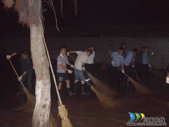 南寿山墓园管理处齐心协力忙清淤(图1)