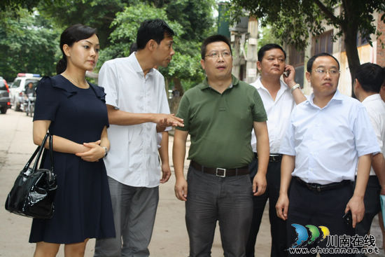 特大洪灾袭海潮 全力抗洪零伤亡(图4) 特大洪灾袭海潮 全力抗洪零伤亡(图4)