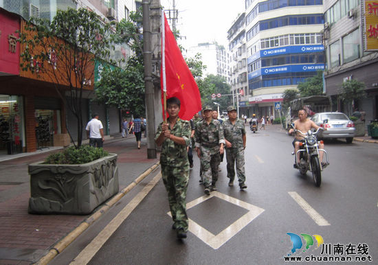福宝镇：开着长安车抢险的小伙(图1)