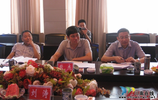 泸州市教育局长刘涛到泸县指导“国示”创建工作(图2) 泸州市教育局长刘涛到泸县指导“国示”创建工作(图2)