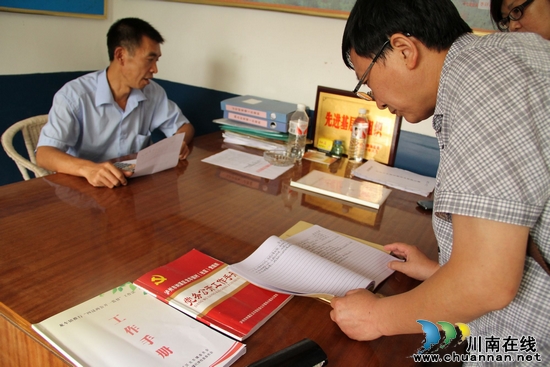龙车镇:注重“阳光” 党风廉政工作受欢迎(图3) 龙车镇:注重“阳光” 党风廉政工作受欢迎(图3)