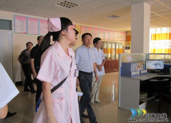 泸州市纪检监察系统领导到合江县保健院视察工作(图2)