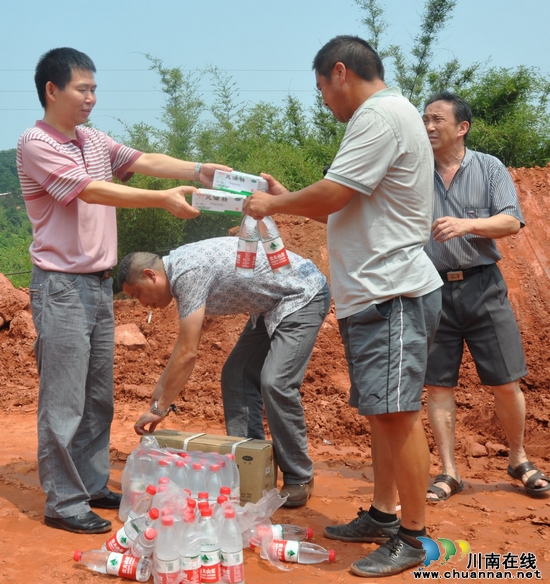 纳溪:战高温 保进度 重点工程建设如火如荼(图2) 纳溪:战高温 保进度 重点工程建设如火如荼(图2)