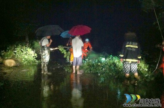 云锦镇：灾难无情人有情&nbsp;干群同战谱新篇(图1)