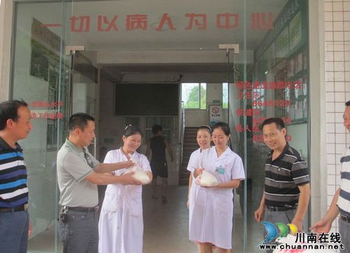 大石乡：高温酷暑关怀忙&nbsp;驱热散凉到基层(图2)