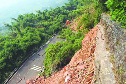 塌方断路蜀南竹海东大门关闭&nbsp;拟建新公路通往景区(图1)