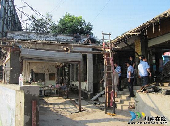 白米乡:整治灾后环境卫生(图1) 白米乡:整治灾后环境卫生(图1)