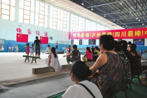 泸州刮起“邹凯风”&nbsp;教练每天接十几个咨询电话(图1)