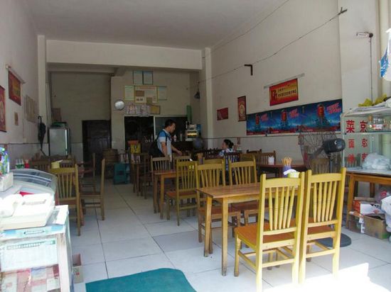 内江餐饮业一头热 仅大餐馆盈利(图1) 内江餐饮业一头热 仅大餐馆盈利(图1)