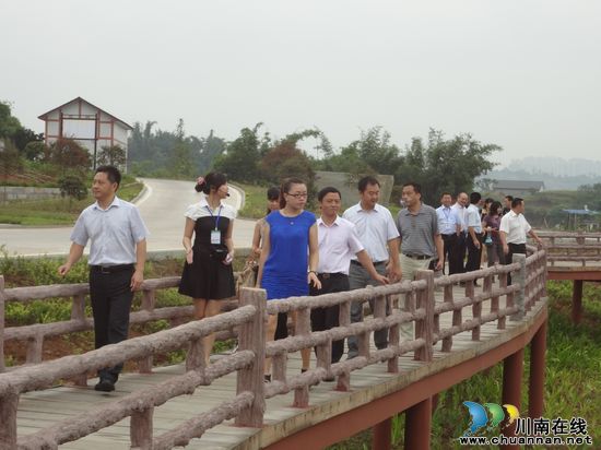 省农业厅、省旅游局检查组莅泸检查华阳旅游工作(图1) 省农业厅、省旅游局检查组莅泸检查华阳旅游工作(图1)