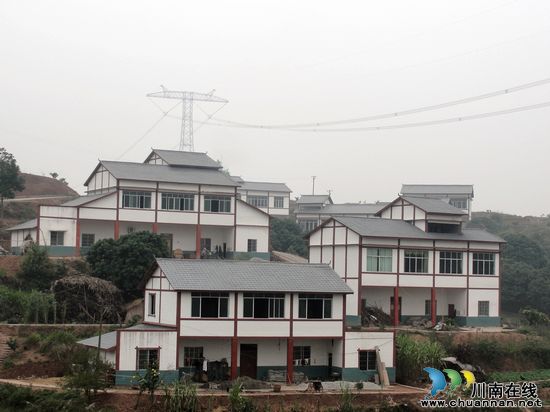 虎头乡：双河村切实推进“五十百千示范村庄”创建工作(图1)