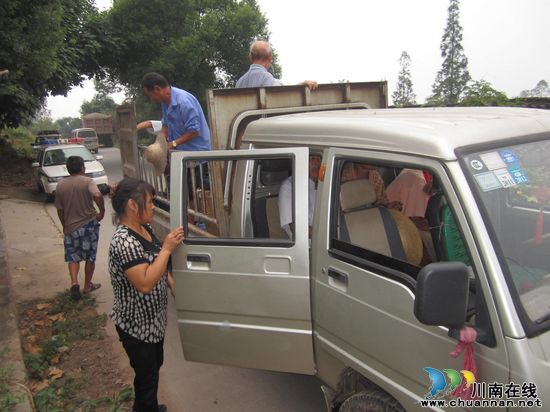 牛滩镇：交通安全大检查&nbsp;确保学生上学平安(图1)