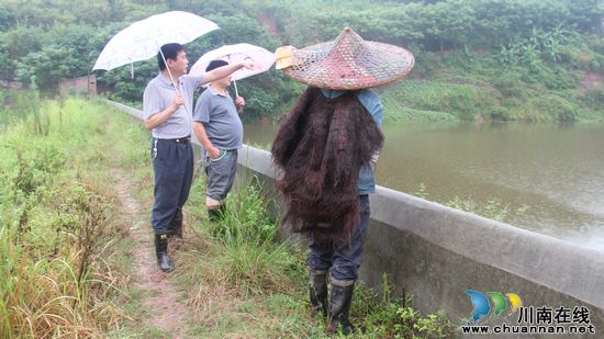 牛滩镇：积极组织抗洪抢险(图4)