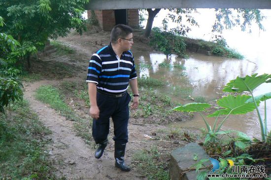 牛滩镇：积极组织抗洪抢险(图5)