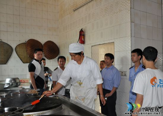 泸州纳溪：加强开学期间学校食品安全监管(图1)