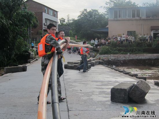 方洞镇：抢抓时间&nbsp;全面展开灾后重建(图1)