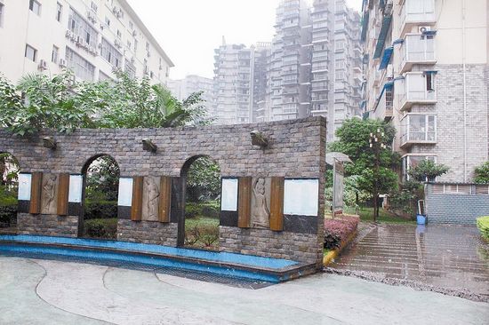 宜宾:物业公司与小区业主关系为何矛盾重重?(图1) 宜宾:物业公司与小区业主关系为何矛盾重重?(图1)