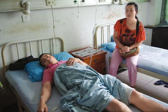 偶遇车祸紧急施救&nbsp;这个热心的“路人甲”是县长(图2)