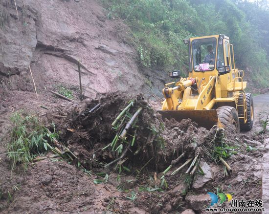 云锦镇：再遭暴雨袭击&nbsp;措施得力平安度过(图3)