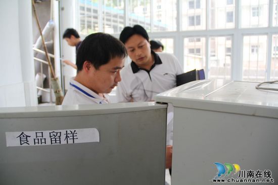 泸州龙车镇：严格把关，强化校园食品安全(图3)