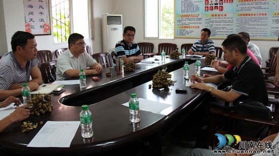 牛滩镇：召开酒类企业发展座谈会(图1)