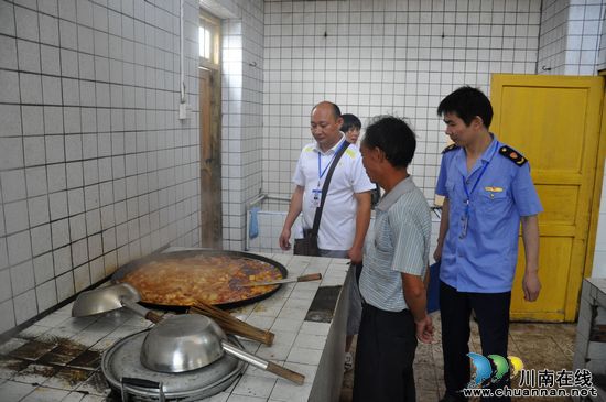 云锦镇：开展校园安全检查&nbsp;为师生平安保驾护航(图3)