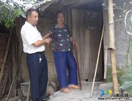 龙马潭区残联对特兴镇残疾人家庭无障碍设施改造检查验收(图3) 龙马潭区残联对特兴镇残疾人家庭无障碍设施改造检查验收(图3)