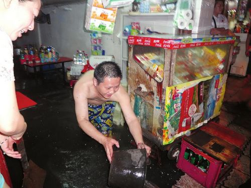 宜宾往云南水富方向高速公路关闭(图3) 宜宾往云南水富方向高速公路关闭(图3)