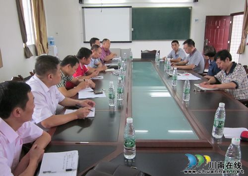 叙永县教育局检查马岭镇开学工作(图1) 叙永县教育局检查马岭镇开学工作(图1)