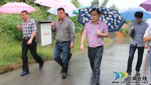 泸州市安监局到凯达化工检查安全工作(图1) 泸州市安监局到凯达化工检查安全工作(图1)