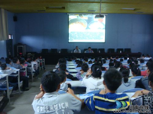 太伏镇：食品安全进校园(图1)