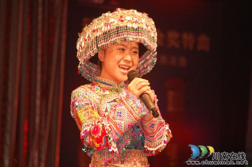 "唱响山歌.四川首届传统民歌大赛"泸州赛区今日决赛(图4) "唱响山歌.四川首届传统民歌大赛"泸州赛区今日决赛(图4)