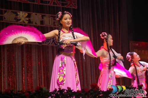 "唱响山歌.四川首届传统民歌大赛"泸州赛区今日决赛(图8) "唱响山歌.四川首届传统民歌大赛"泸州赛区今日决赛(图8)