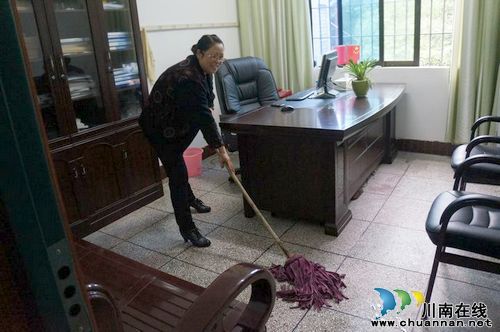 立石镇：喜迎中秋国庆“双节”&nbsp;环境整治总动员(图1)