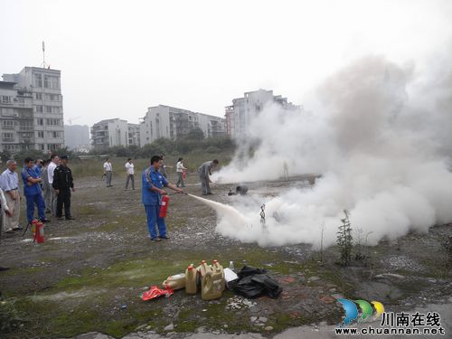 蓝田街道：组织辖区企业开展消防安全演练活动(图1)