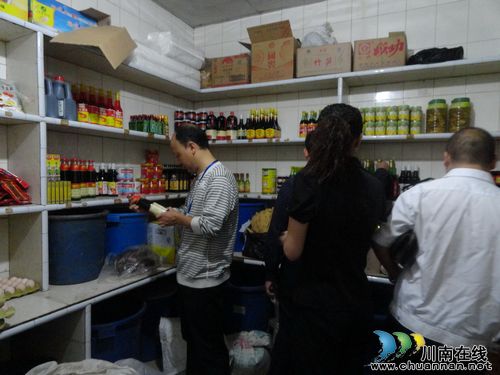 泸州纳溪食药监局:全力确保节日期间餐饮服务食品安全(图1) 泸州纳溪食药监局:全力确保节日期间餐饮服务食品安全(图1)