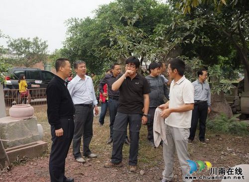 "远方的家 北纬30°中国行"栏目组到立石拍摄(图3) "远方的家 北纬30°中国行"栏目组到立石拍摄(图3)