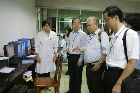 台湾专家到叙永医院开展医学交流(图1) 台湾专家到叙永医院开展医学交流(图1)