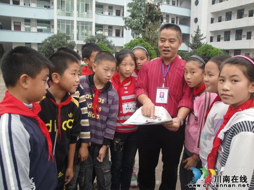 四川省优秀教育工作者魏宗华：永宁河畔的导航人(图2)