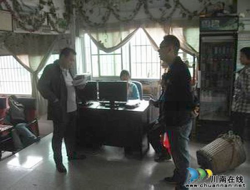 焦滩乡：开展网吧突击检查行动(图1)