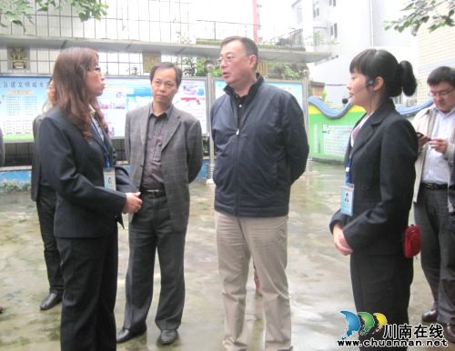 全国爱卫办到泸州大山坪康华苑社区调研工作(图1) 全国爱卫办到泸州大山坪康华苑社区调研工作(图1)